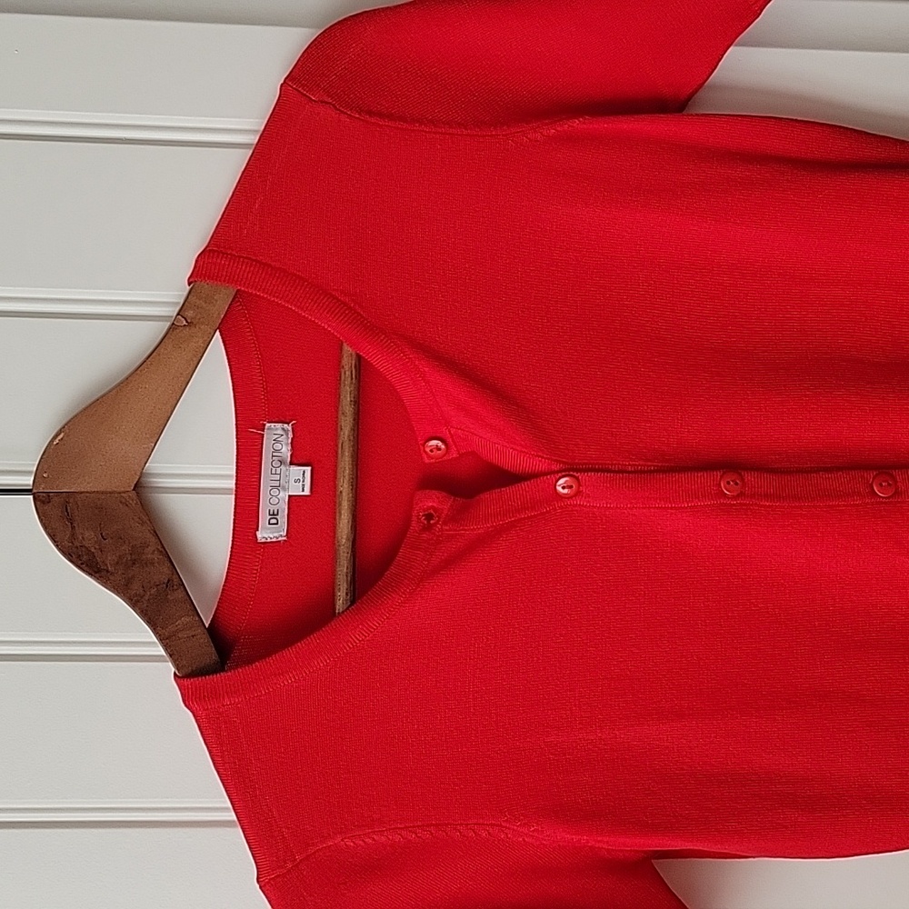 Red sweater - Picture 2 of 4